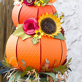Fallin' Pumpkins Centerpiece by Ilda Dias